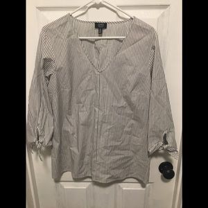 Women’s size large top